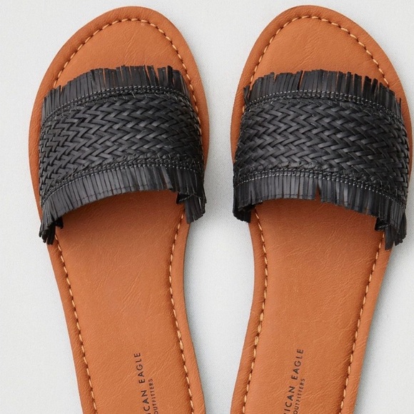 Size 9 American Eagle Flat Black Fringe Sandals - Picture 2 of 5